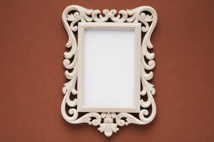 miroir ancien doré avec cadre repeint en blanc